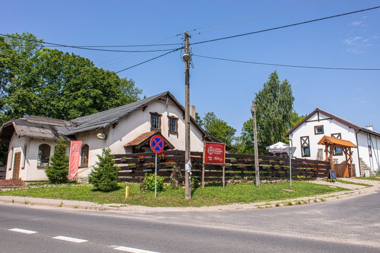 Gospoda Warmińska w Butrynach:  kotłownia na pellet, instalacja grzejnikowa, instalacje wod-kan