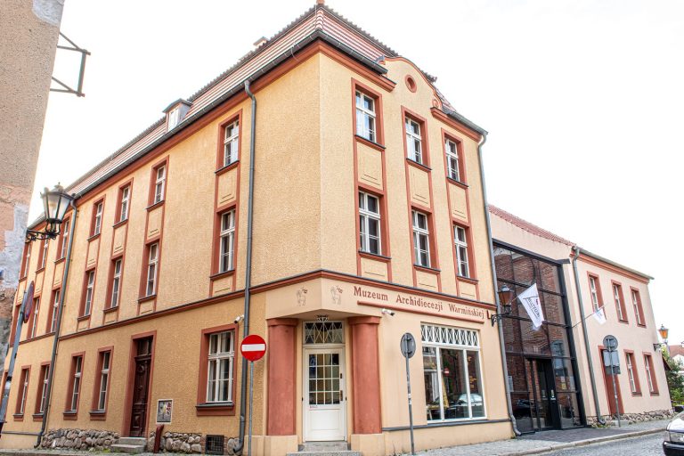 Muzeum Archidiecezji Warmńskiej w Olsztynie: kotłownia gazowa, instalacja podłogowa, wod-kan